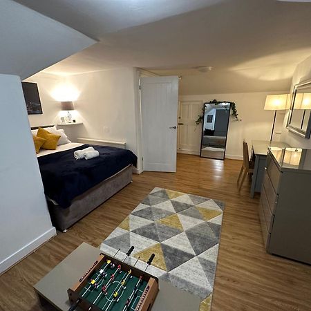 3 Bed Flat With Pool Table Lejlighed Cambridge  Eksteriør billede